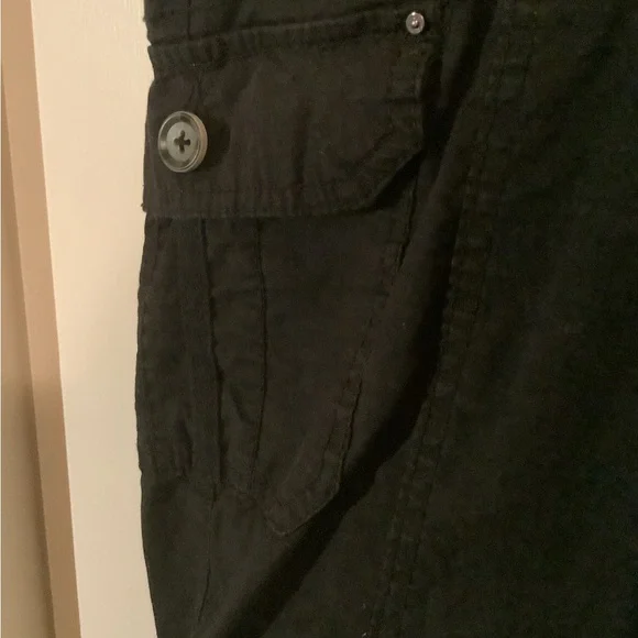 one 5 one Black Capris - Picture 3 of 8